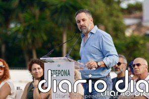 Abascal dice que con Vox las pensiones se pagarán y habrá vivienda "como sea" y sigue llamando al voto presencial
