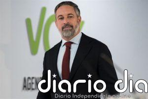 Abascal llama "golfos" a CCOO y UGT y les acusa de "silencio cómplice" tras convocar la huelga