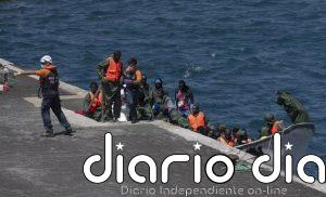 Acompañan un cayuco con 139 migrantes, entre ellos 9 menores, en aguas próximas a El Hierro