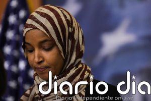 Agentes federales registran el domicilio de la congresista demócrata Ilhan Omar
