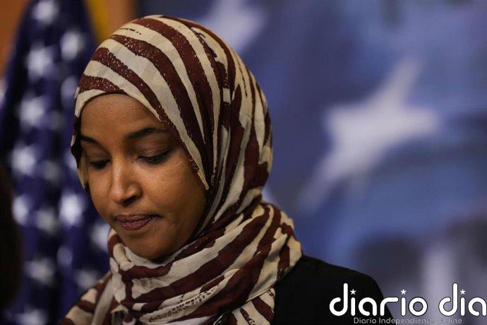 Agentes federales registran el domicilio de la congresista demócrata Ilhan Omar
