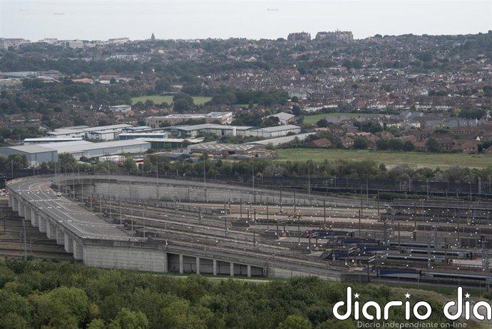 Al menos 19 heridos, cinco críticos, al colisionar un tren con un autobús a la entrada francesa del Eurotúnel