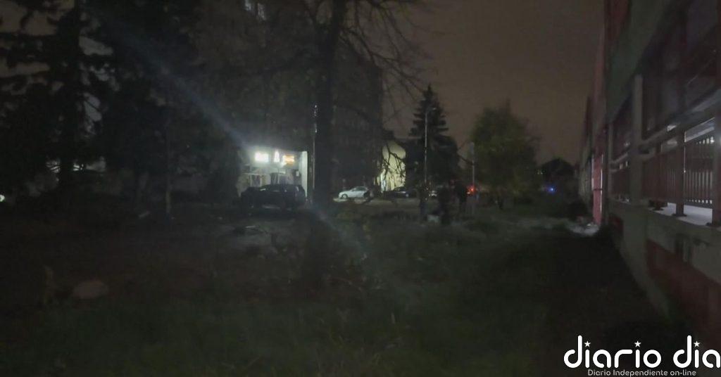 Al menos un muerto y decenas de heridos en los bombardeos esta noche en Kiev