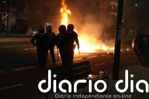 Al menos una veintena de personas detenidas en los graves altercados cometidos por encapuchados en Bilbao