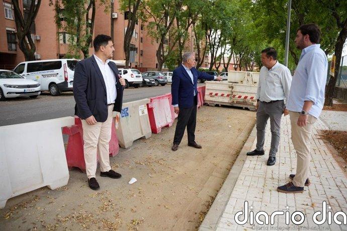 Alcalde de Sevilla acude a las obras del entorno de Andalucía Residencial, en su fase final tras invertir 80.000 euros