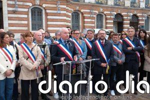 Alcaldes de Francia condenan los ataques a instituciones y convocan movilizaciones en apoyo a Ayuntamientos