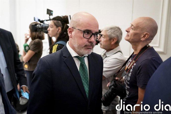 Almeida anuncia una denuncia penal contra "el comisario político" Martín por "inacción" ante la acampada