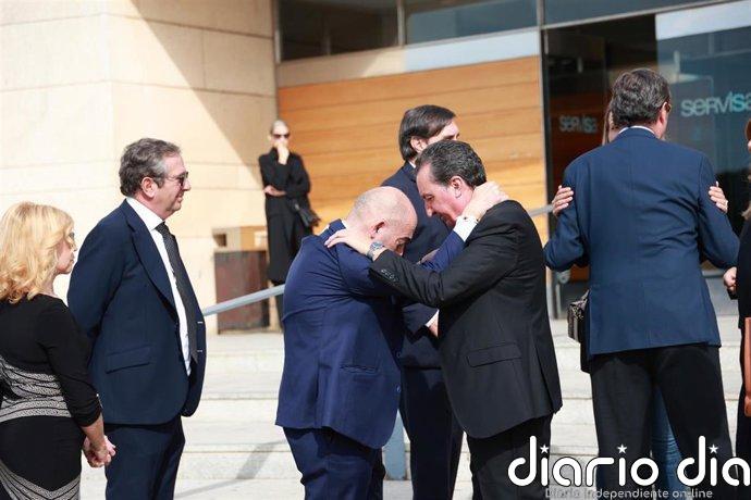 Amigos, familiares y compañeros del PP comienzan a despedir en Huelva a la exministra Fátima Báñez