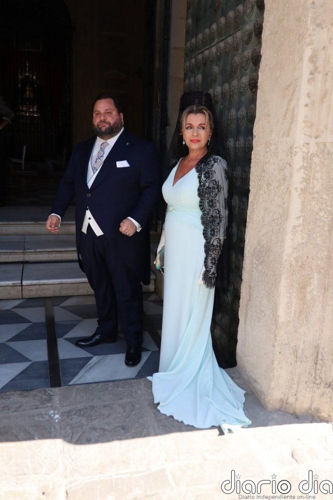 Antonio Tejado, invitado de excepción en la boda de su hermano Chema con Carmen en Sevilla