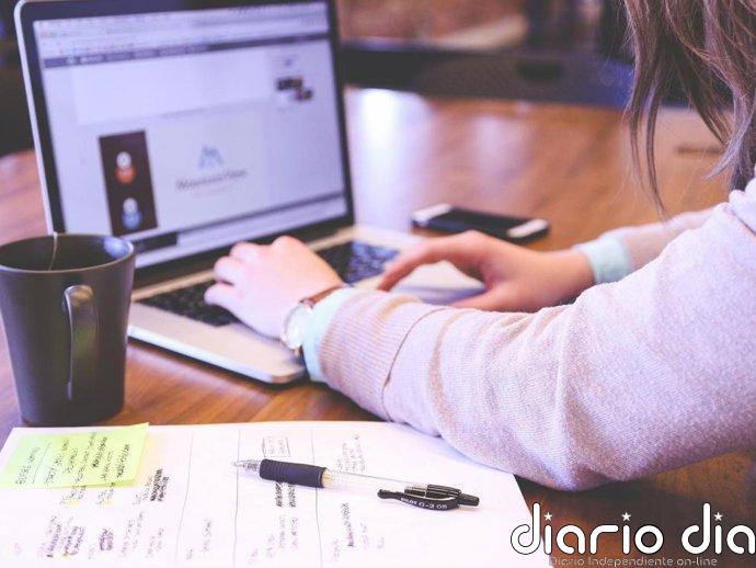Aragón oferta 2.885 plazas en 77 cursos online para docentes, con 610 plazas en robótica, programación y STEAM