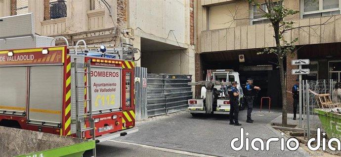 Atienden a una mujer tras caer un vehículo a una planta inferior en un garaje de Veinte de Febrero