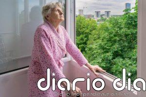Atrapados en casa: el envejecimiento de la población choca con un parque de viviendas sin ascensor