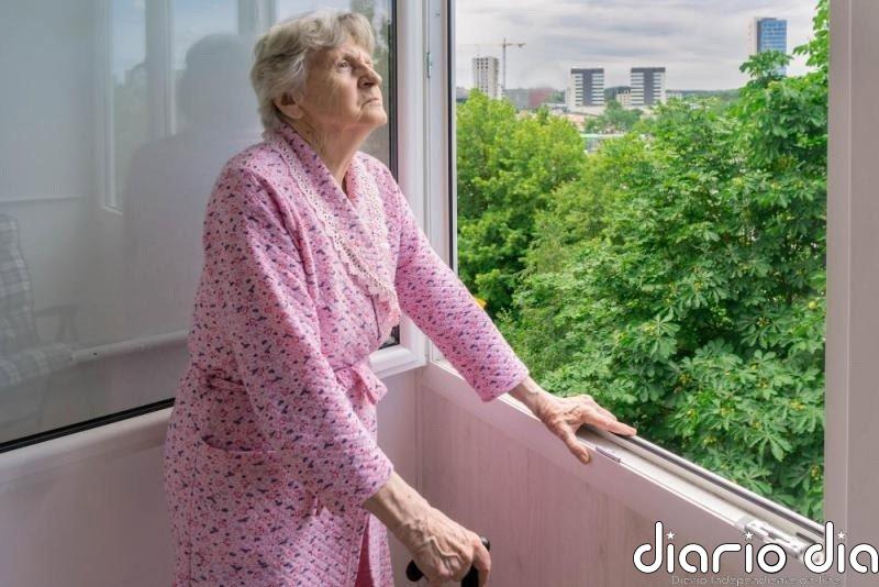 Atrapados en casa: el envejecimiento de la población choca con un parque de viviendas sin ascensor
