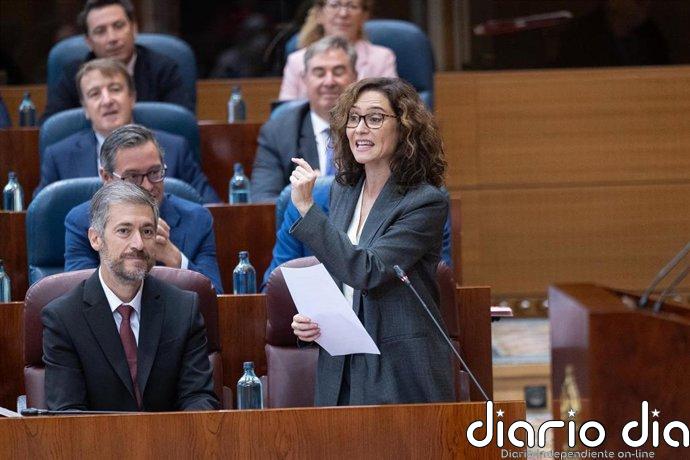 Ayuso carga contra un Gobierno que no pone "pisos a mujeres como Maricarmen" sino "a amantes como Jéssica"