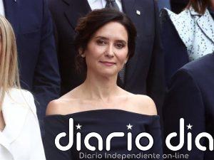 Ayuso celebra la Fiesta Nacional y espera que sea el "último desfile" de Sánchez en Moncloa