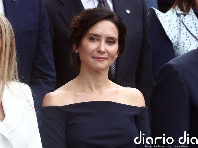 Ayuso celebra la Fiesta Nacional y espera que sea el "último desfile" de Sánchez en Moncloa