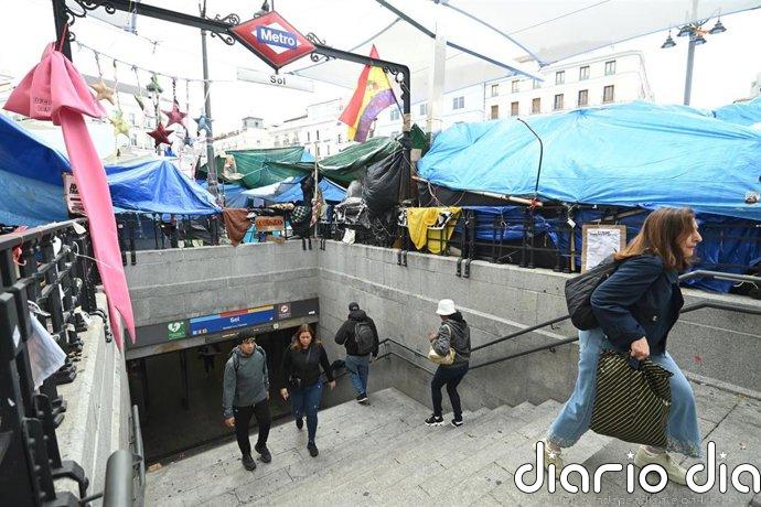 Ayuso insiste en la presencia de gente "extremadamente violenta" en Sol con movimientos que llevan "bandera palestina"