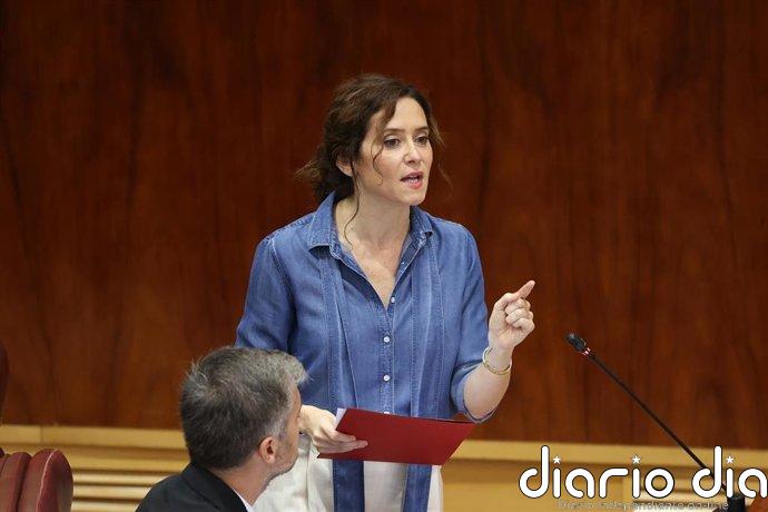 Ayuso tacha ante Vox de "ruin y populista" culpar a los inmigrantes y los vulnerables de la crisis de la vivienda