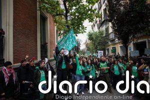Ayuso ve "intolerables los ataques" en la huelga educativa y acusa a manifestantes de actuar "de manera muy violenta"