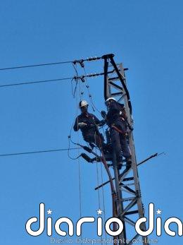 Bajan a 3.199 los afectados por los cortes de suministro eléctrico en Catalunya, según Endesa Técnico de Endesa