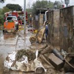 Bombers recibe 96 avisos hasta las 12 horas por lluvias en Catalunya, 33 de ellos salvamentos