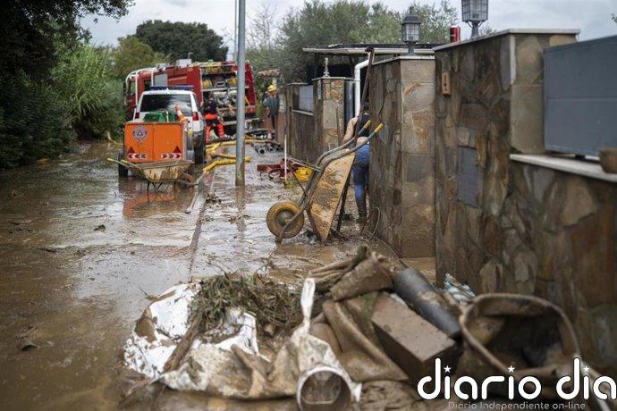 Bombers recibe 96 avisos hasta las 12 horas por lluvias en Catalunya, 33 de ellos salvamentos