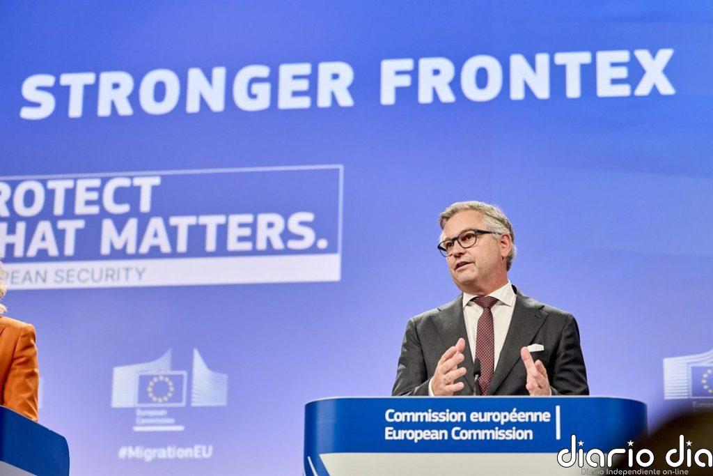 Bruselas pide que Frontex ayude a expulsiones dentro y fuera de la UE
