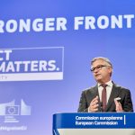 Bruselas pide que Frontex ayude a expulsiones dentro y fuera de la UE