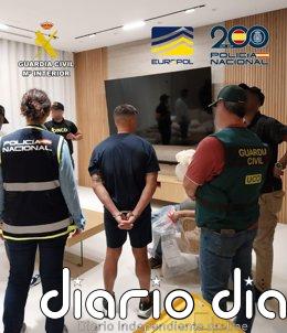Cae una organización que introducía cocaína en Europa y blanqueaba en villas de Ibiza, Marbella y Madrid Desarticulada una organización que introducía cocaína y utilizaba inmobiliarias para blanquear dinero