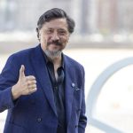Carlos Bardem publica su séptima novela, 'Triángulo': "Estoy absolutamente seguro de que PP y Vox no van a gobernar"