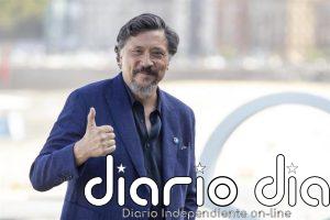 Carlos Bardem publica su séptima novela, 'Triángulo': "Estoy absolutamente seguro de que PP y Vox no van a gobernar"