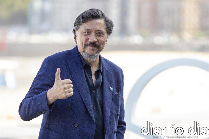 Carlos Bardem publica su séptima novela, 'Triángulo': "Estoy absolutamente seguro de que PP y Vox no van a gobernar"