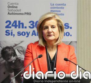 CEOE sigue "sin noticias" de Fátima Báñez, que viajaba en el tren Iryo siniestrado