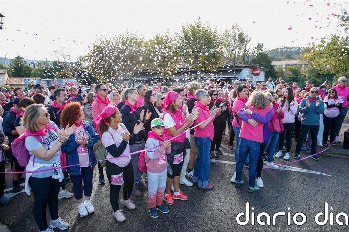 Cerca de 1.800 personas se unen a la XIII Marcha contra el Cáncer de Mama