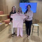 Cerca de 2.000 personas se suman a la carrera contra el cáncer de mama de Vitoria