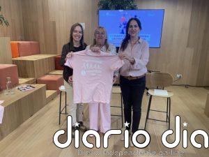 Cerca de 2.000 personas se suman a la carrera contra el cáncer de mama de Vitoria