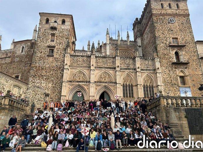Cerca de 300 jóvenes y familias de la Archidiócesis de Toledo celebran en Guadalupe (Cáceres) el Jubileo Guadalupense