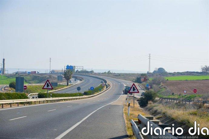 Cortado el carril izquierdo de la A-7 a su paso por Sorbas (Almería) tras el vuelco de un camión