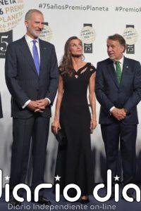 Creuheras (Planeta) defiende el "tesoro" del libro y agradece el ejemplo de los Reyes en Ceuta