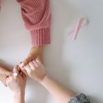 Del neceser a la joyería: las iniciativas solidarias que se tiñen de rosa y querrás conocer este octubre