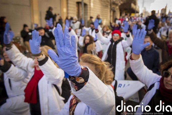 Desconvocan la primera de las tres protestas previstas de la sanidad privada tras contactar la patronal para negociar