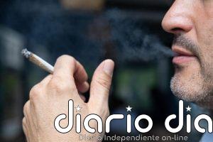 Descubren cómo el humo del tabaco prepara las células del pulmón para desarrollar cáncer