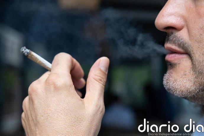 Descubren cómo el humo del tabaco prepara las células del pulmón para desarrollar cáncer
