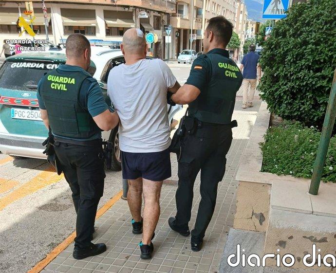 Desmantelada una plantación 'indoor' de marihuana en una urbanización de Ontinyent