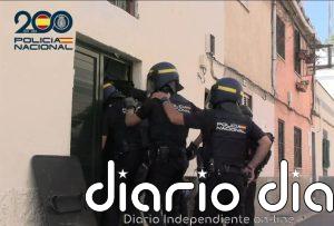 Desmantelado un punto de venta de drogas blindado y con cámaras de seguridad en La Soledat