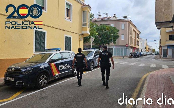 Detenidos en Ciutadella por robar un bolso, hacer pagos con tarjeta y sustraer dinero en un hotel