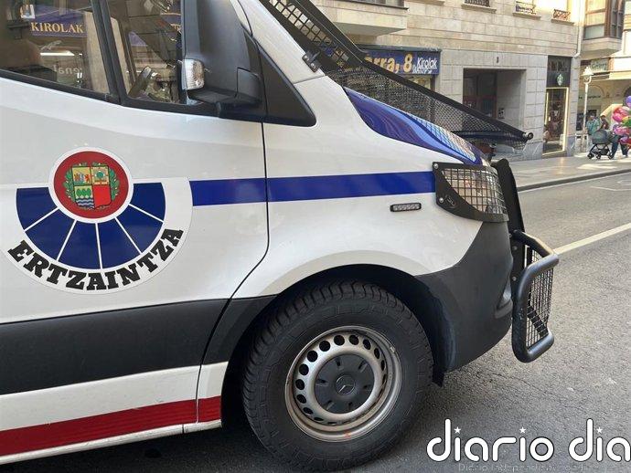 Dos detenidos en Irun acusados de terrorismo, con información sobre las FSE y de un posible lugar armas y explosivos