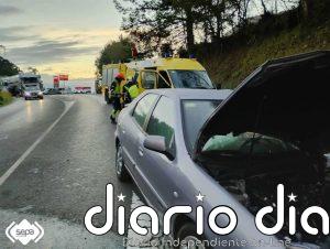 Dos heridos en un accidente de tráfico entre un camión y un turismo en Posada de Llanes