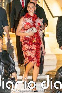 Dua Lipa nos deja sin palabras con su espectacular look en el desfile de Chanel en París