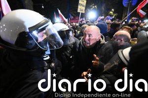EEUU llama a la calma ante una confrontación "sin precedentes" en Polonia por la crisis del Constitucional